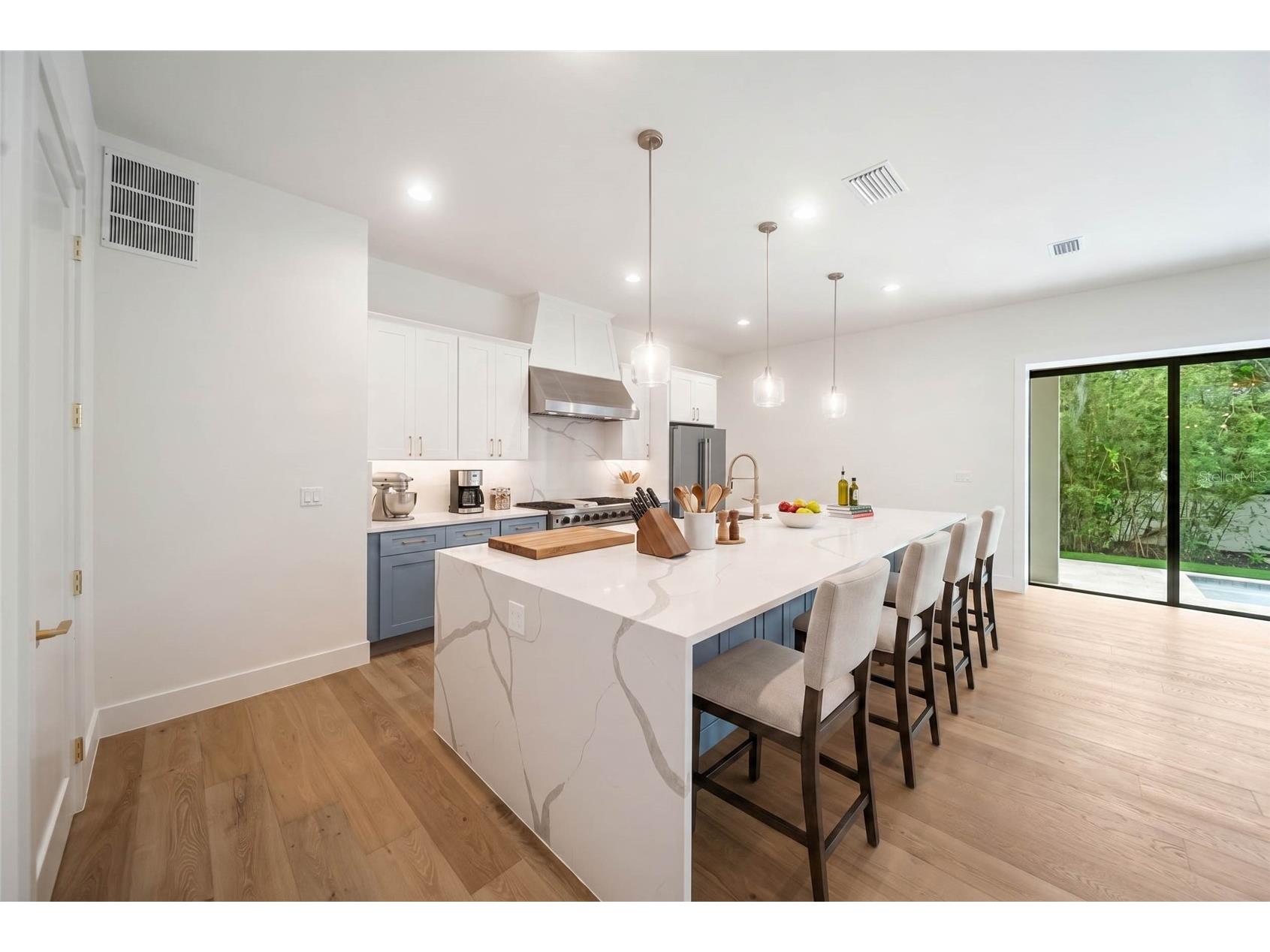 3800 Flores Avenue Sarasota FL 34239 A4695844 image87