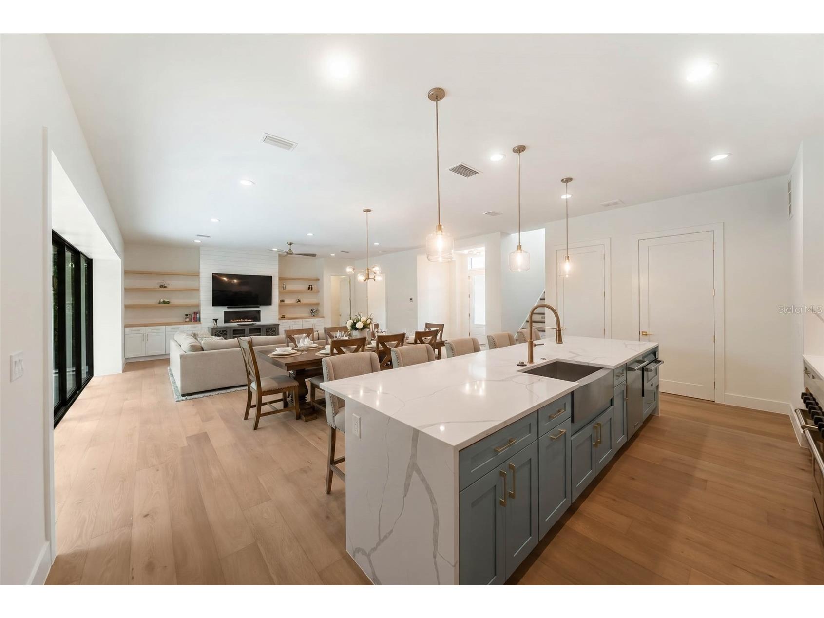 3800 Flores Avenue Sarasota FL 34239 A4695844 image91