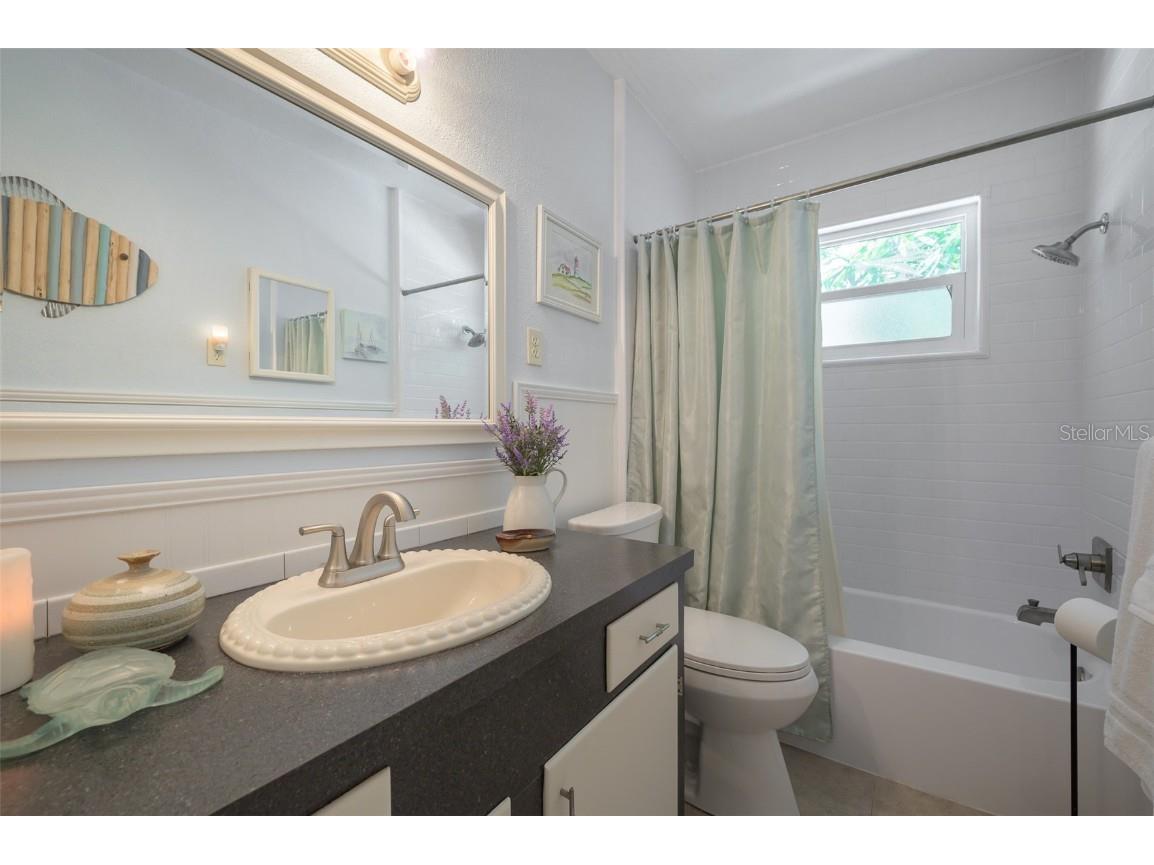 3801 Helene Street Sarasota FL 34233 A4614683 image23