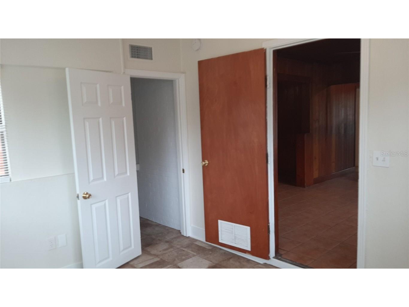 3801 NW 6th Street Gainesville FL 32609 GC534897 image9