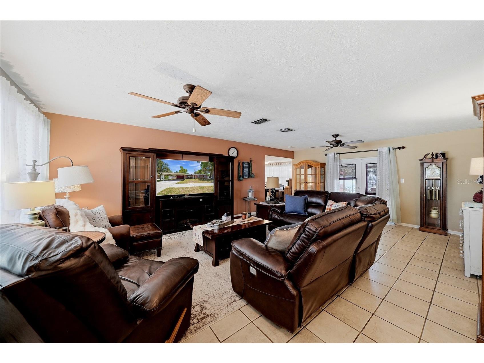 3801 Upland Place Valrico FL 33594 TB8523724 image5