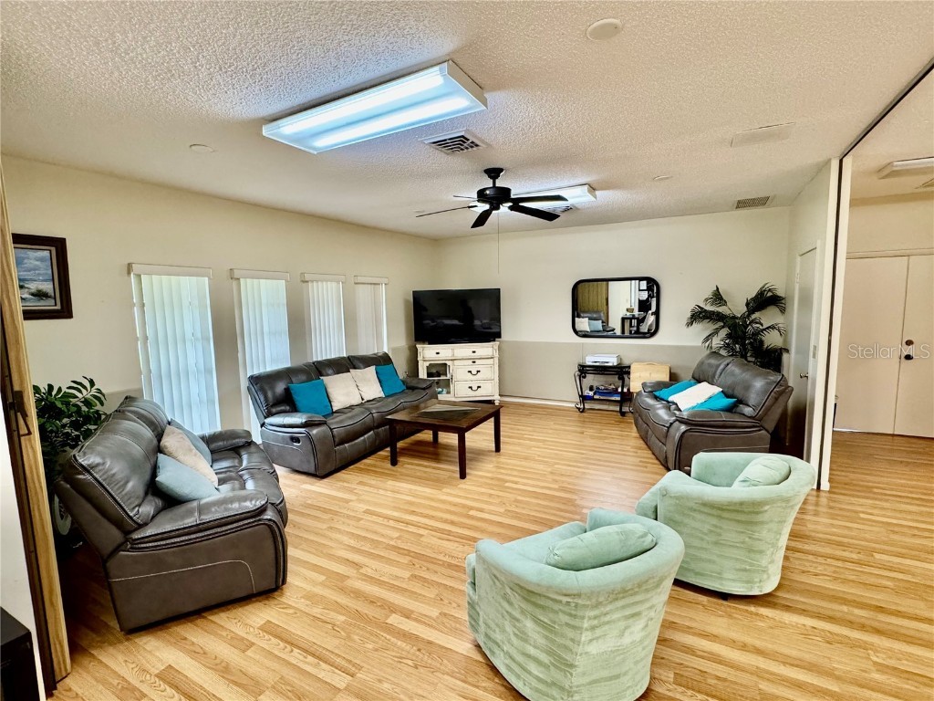 3802 42nd Street Court W #31 Bradenton FL 34205 A4672745 image45