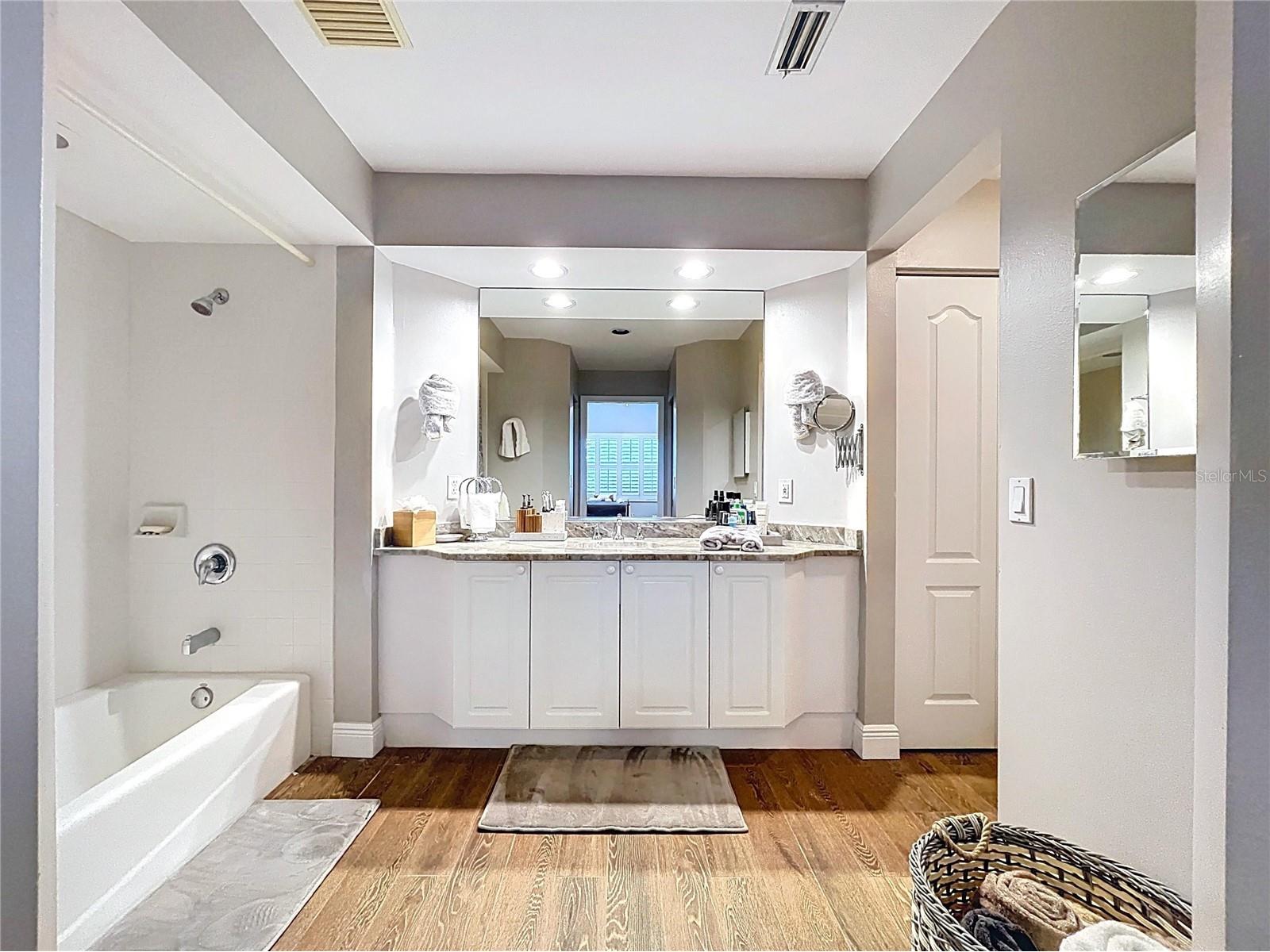 3803 54th Drive W #102 Bradenton FL 34210 A4688496 image23