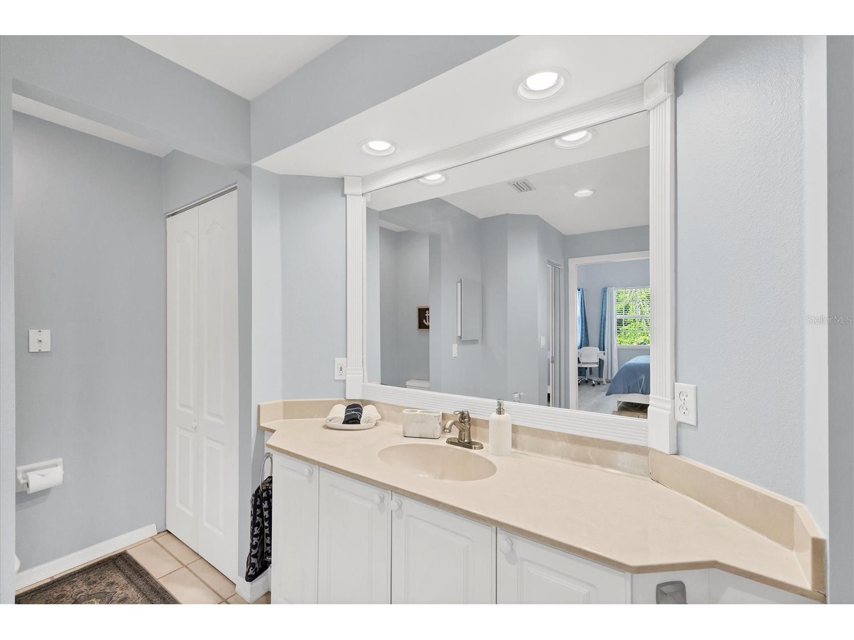 3803 54th Drive W #203 Bradenton FL 34210 A4686840 image18