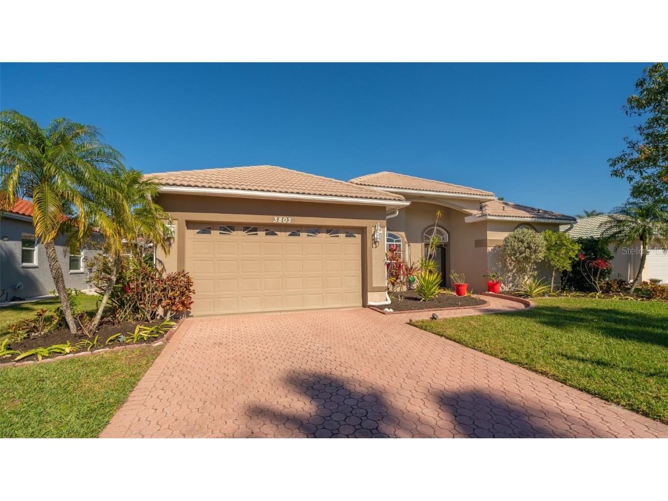 3803 72nd Avenue E Sarasota FL 34243 A4556892 image1