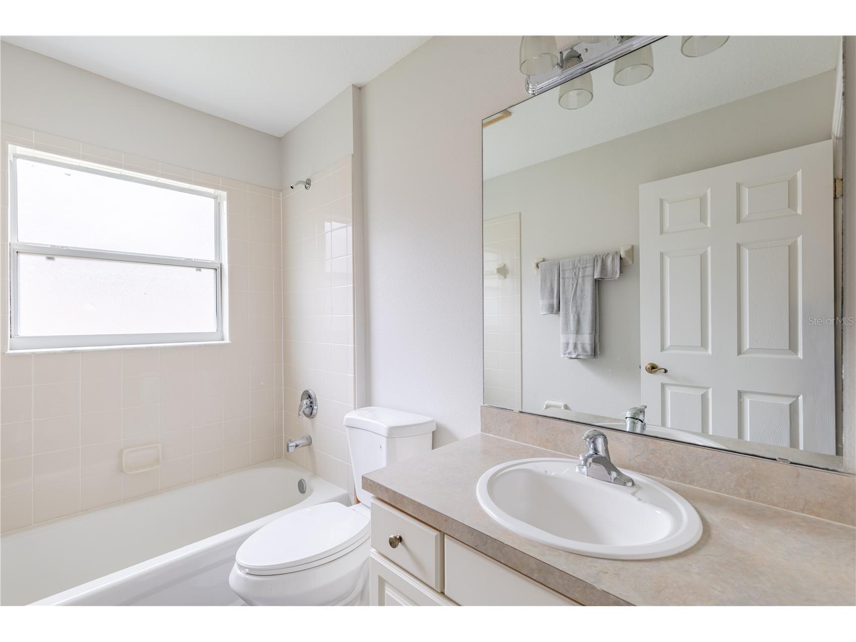 3804 Bayshore Circle Tavares FL 32778 - LAKE IDAMERE G5109614 image35
