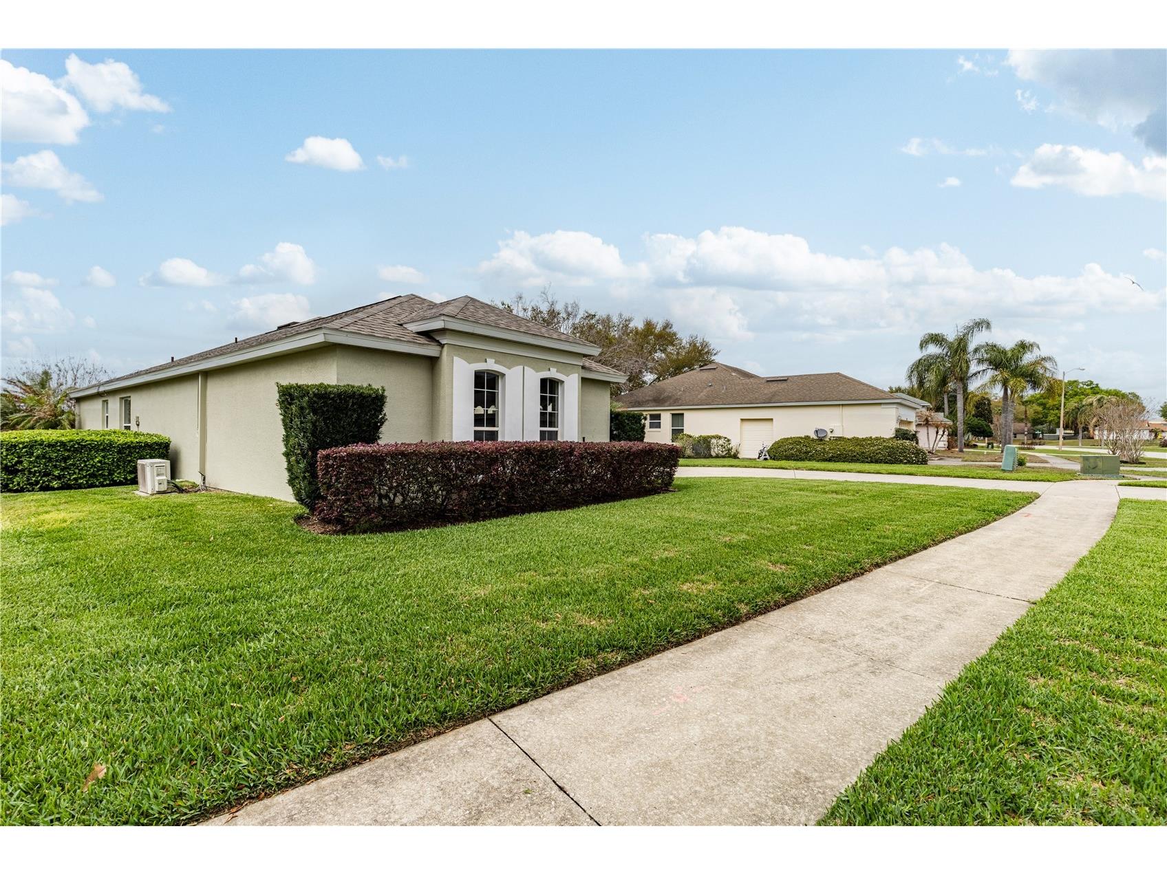 3804 Bayshore Circle Tavares FL 32778 - LAKE IDAMERE G5109614 image6