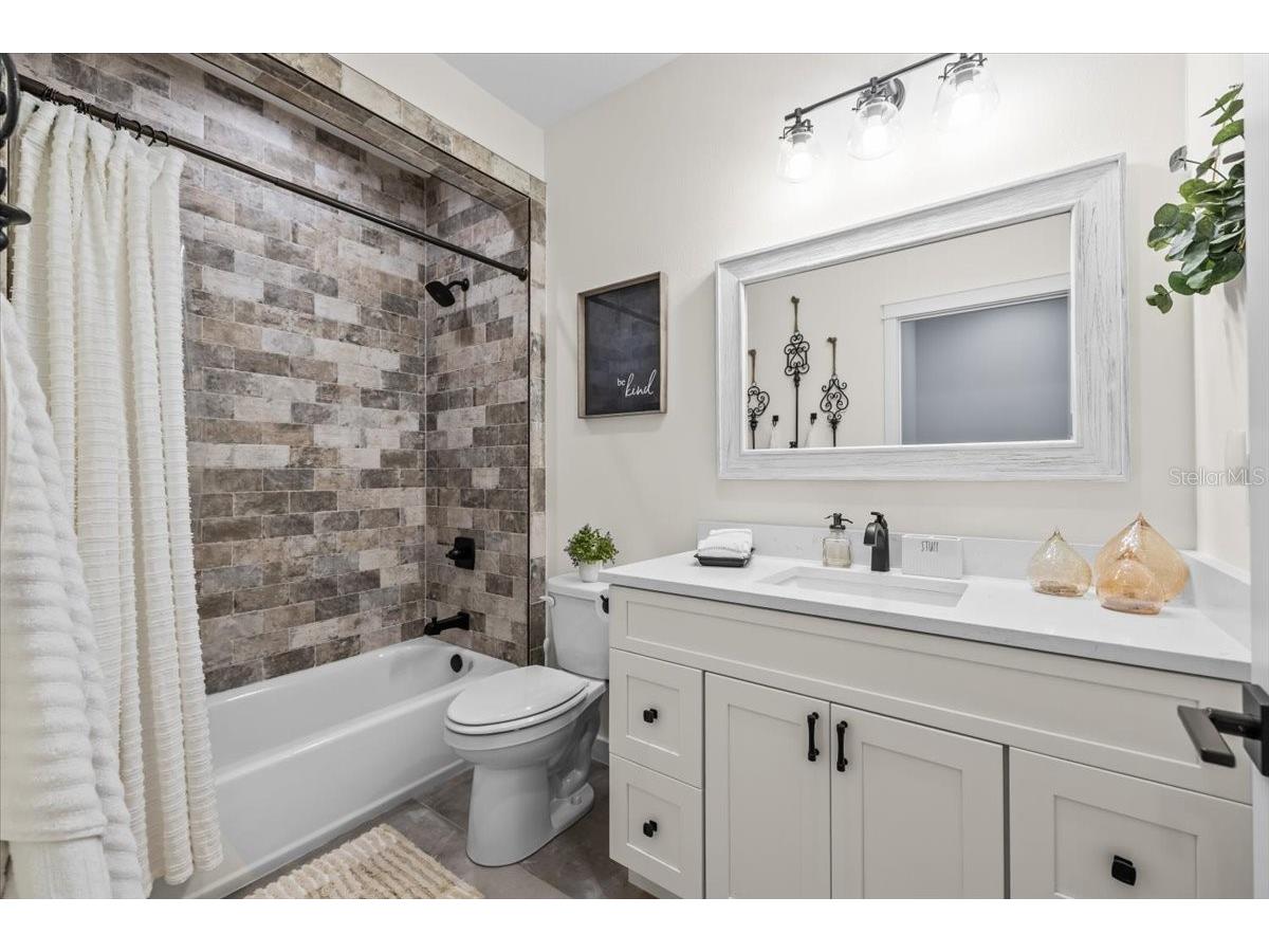 3804 N Darwin Avenue Tampa FL 33603 TB8499056 image32