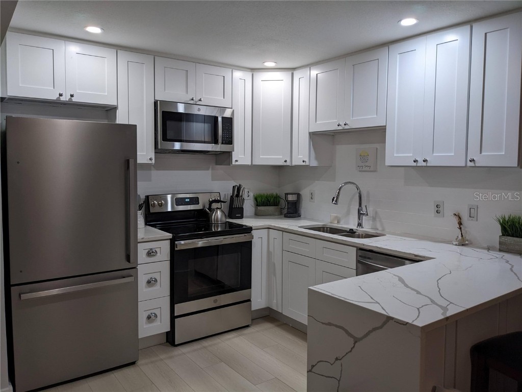 3806 Gulf Of Mexico Drive #C208 Longboat Key FL 34228 O6348714 image15