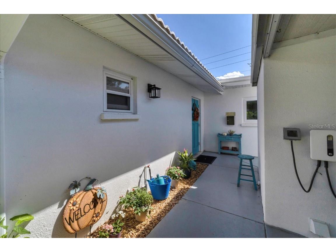 3806 Roxane Boulevard #161 Sarasota FL 34235 A4675238 image5