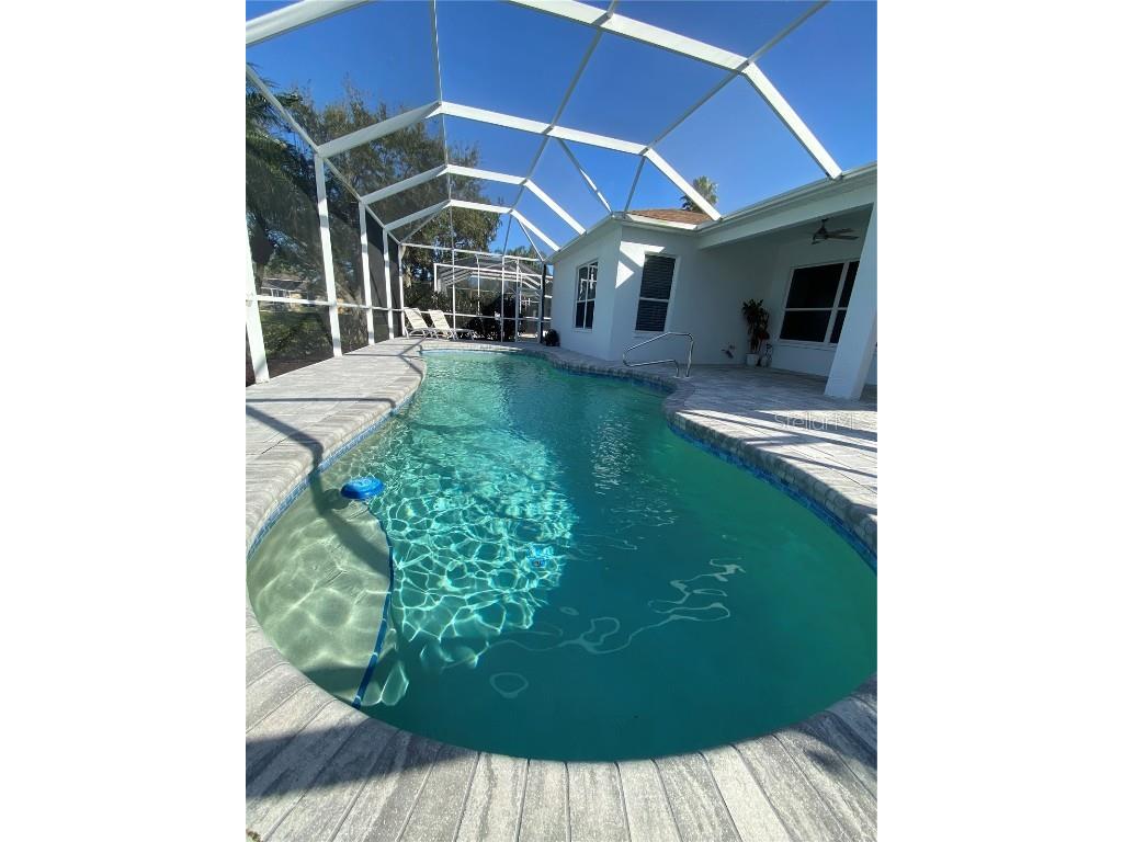 3807 2nd Drive NE Bradenton FL 34208 A4662164 image12