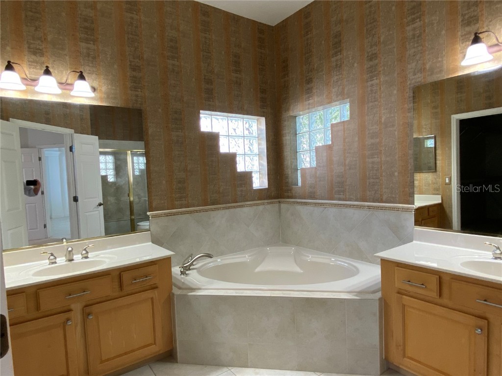 3807 2nd Drive NE Bradenton FL 34208 A4662164 image25