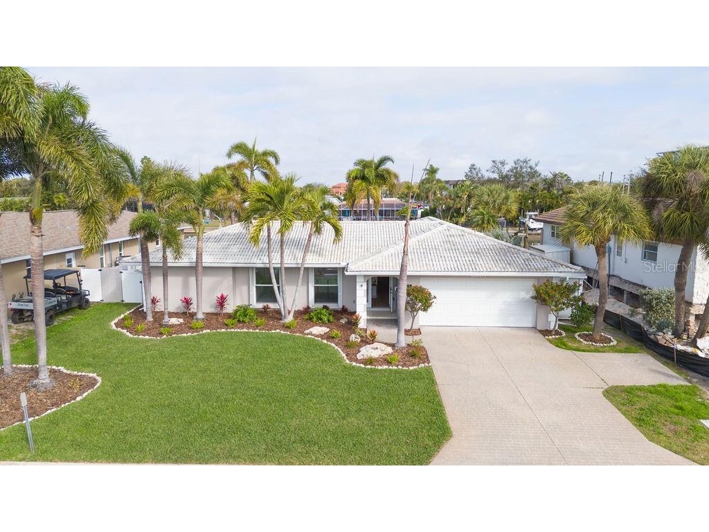 3807 48th Avenue S Saint Petersburg FL 33711 TB8465590 image1