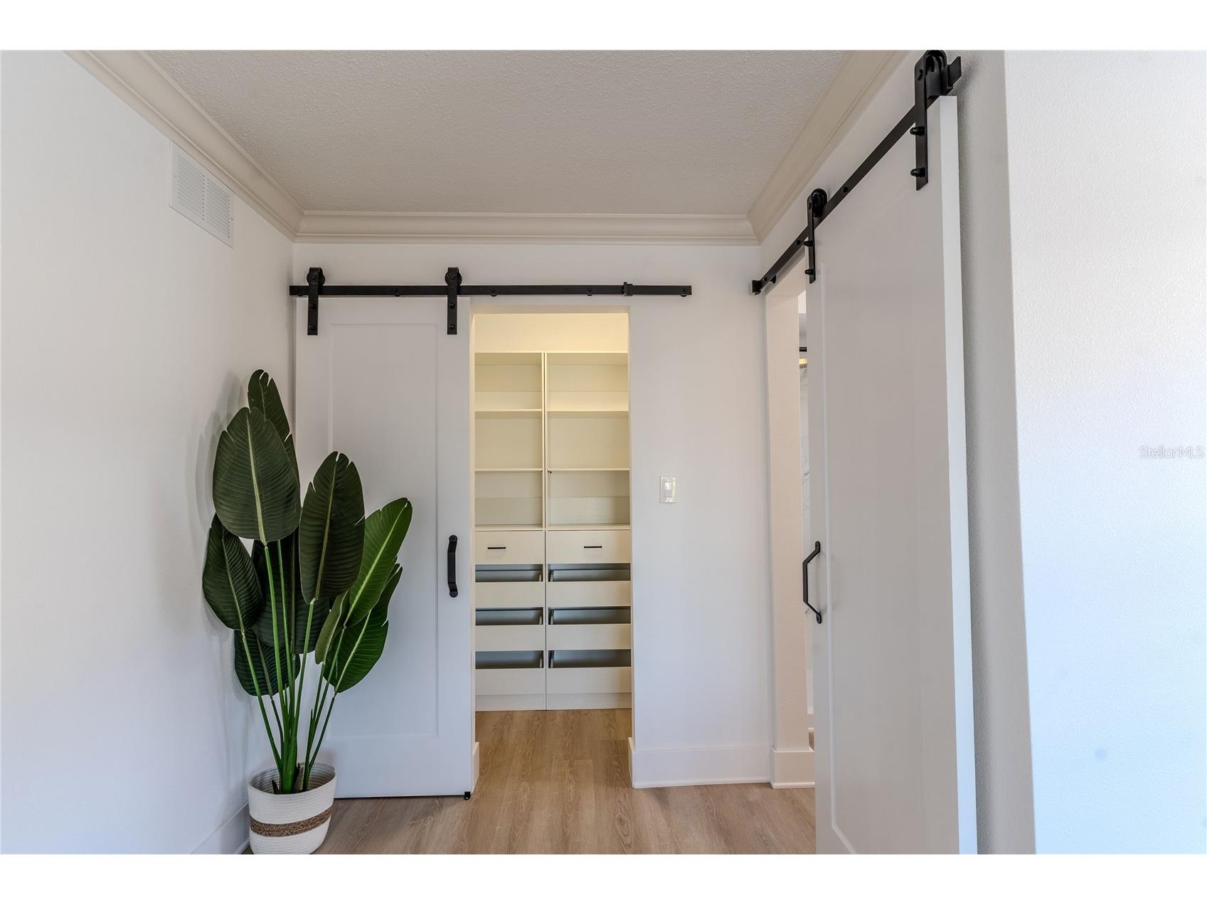 3807 48th Avenue S Saint Petersburg FL 33711 TB8465590 image25