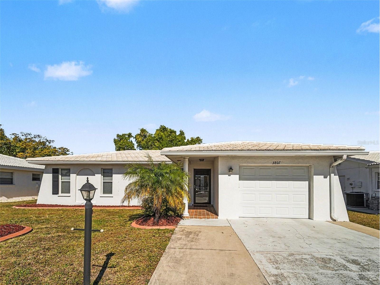 3807 Chinaberry Road Bradenton FL 34208 A4679277 image1