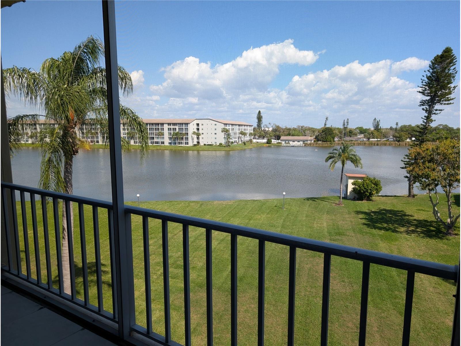 3807 Lake Bayshore Drive #H-416 Bradenton FL 34205 A4685814 image2