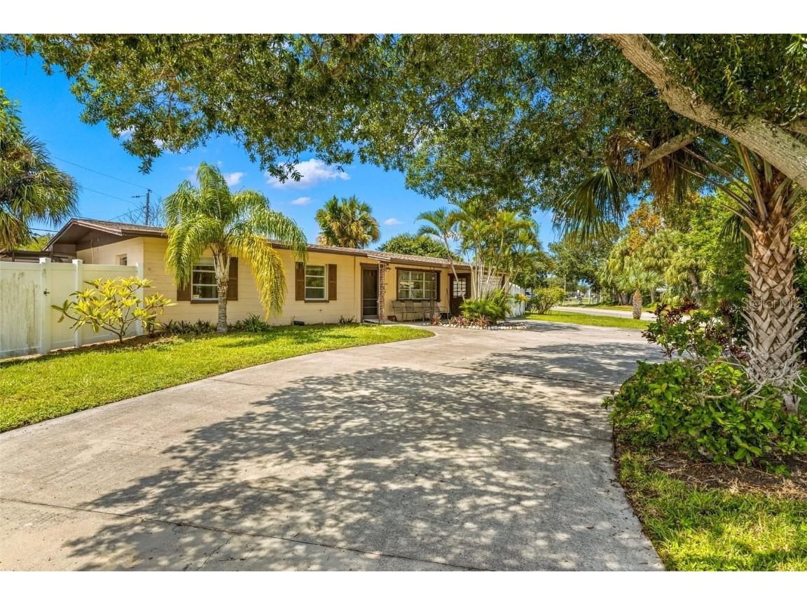 3808 Cape Vista Drive Bradenton FL 34209 TB8303797 image1