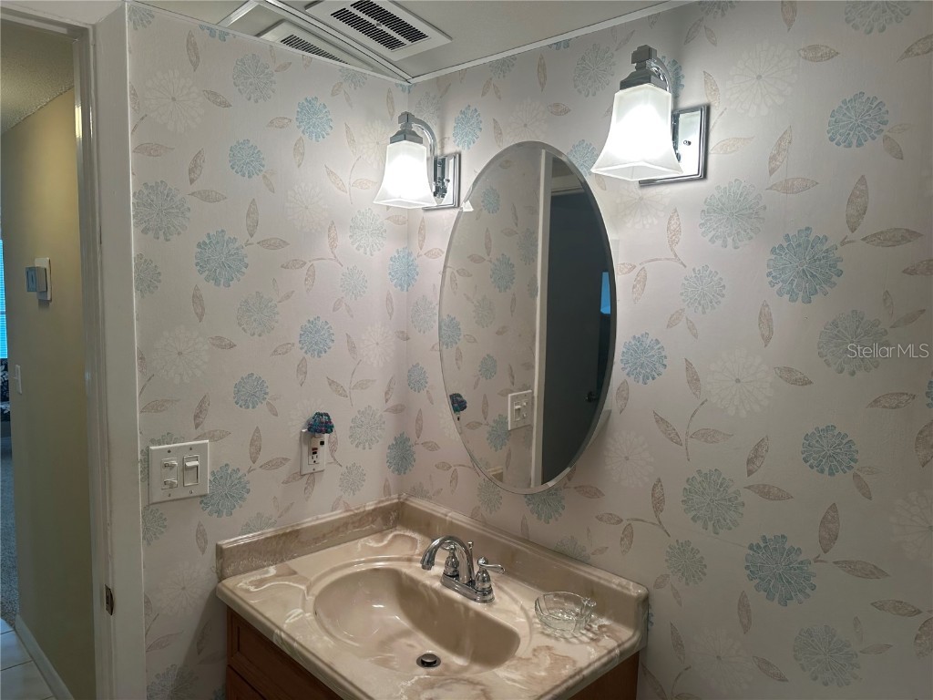 3808 Gulf Of Mexico Drive #E211 Longboat Key FL 34228 A4672681 image20