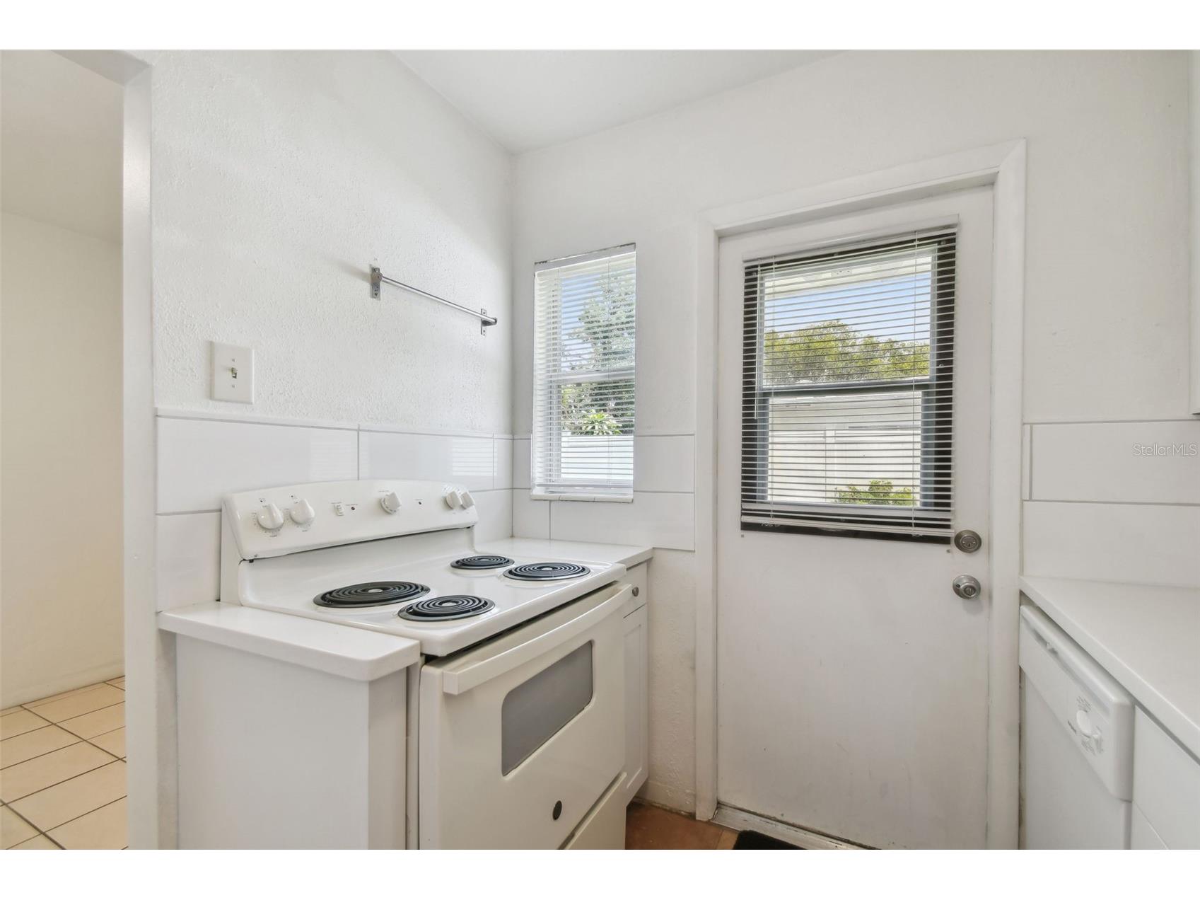 3808 S Grady Avenue Tampa FL 33611 TB8527600 image17