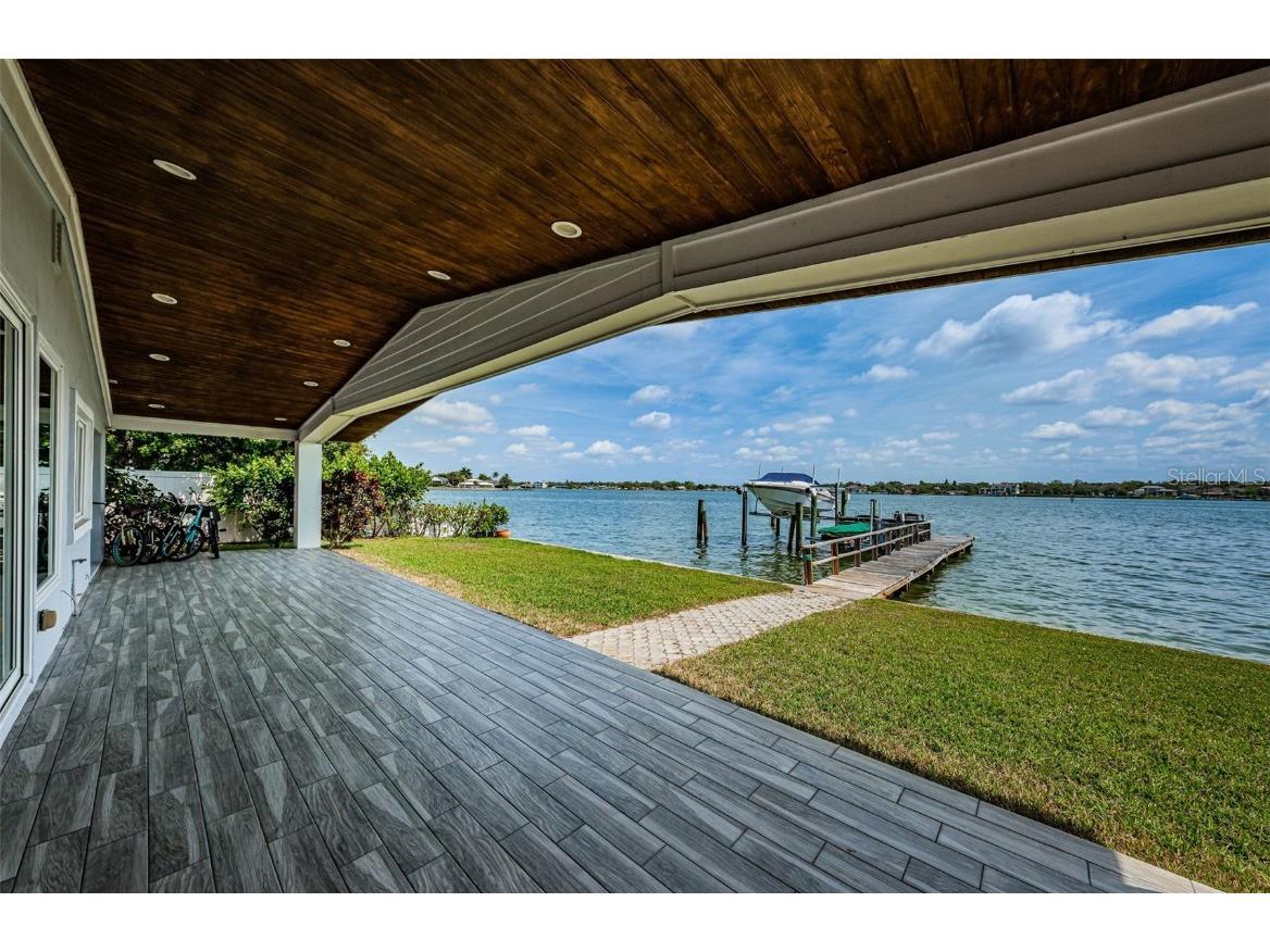 381 12th Avenue Indian Rocks Beach FL 33785 - INTRACOASTAL WATERWAY U8194267 image1