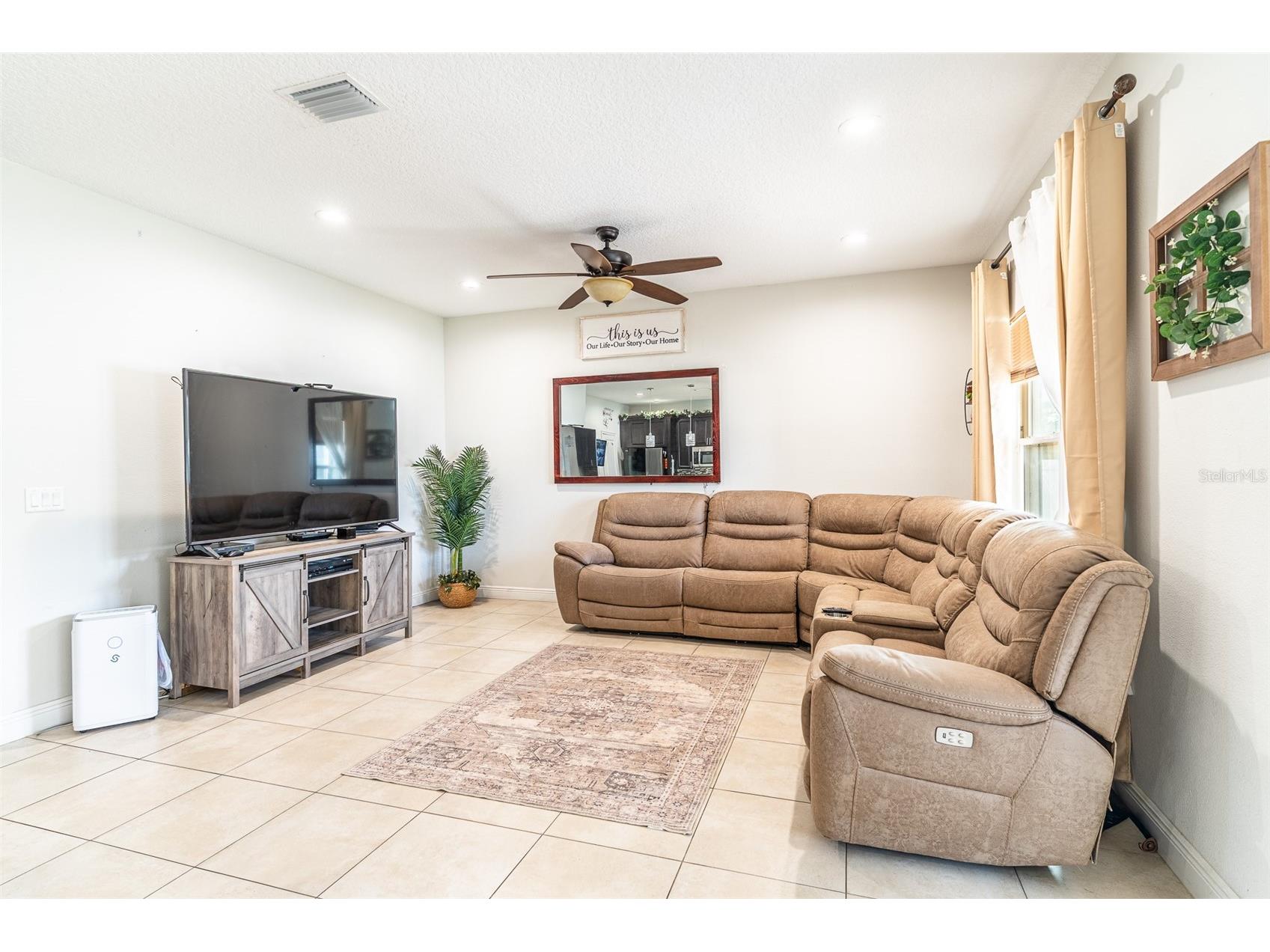 381 Begonia Court Poinciana FL 34759 L4960594 image2