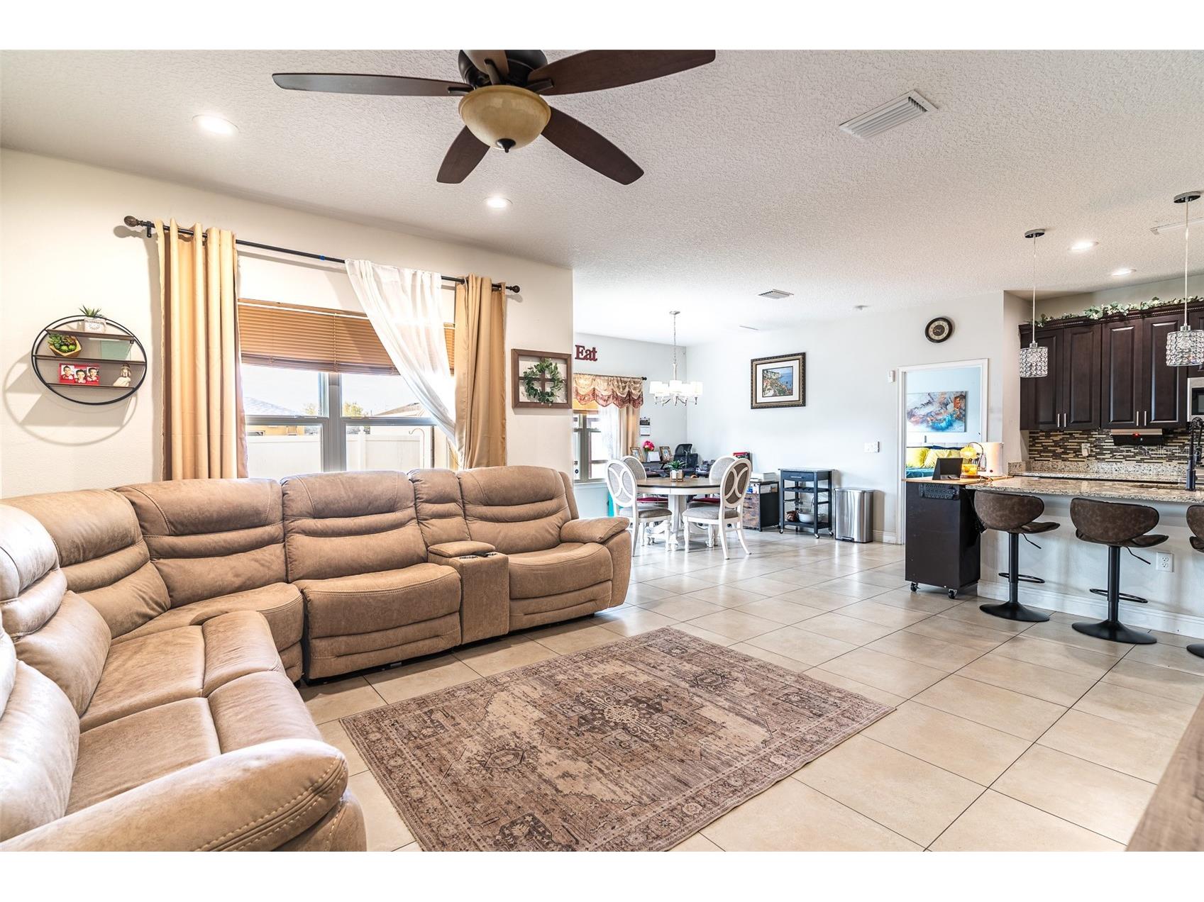 381 Begonia Court Poinciana FL 34759 L4960594 image4