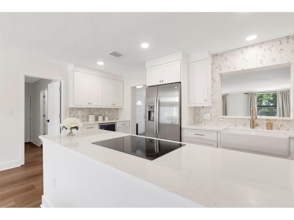 381 Kingfish Drive SE Saint Petersburg FL 33705 TB8414298 image10