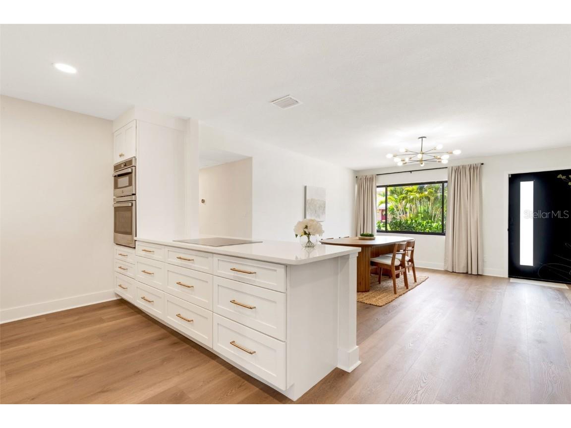 381 Kingfish Drive SE Saint Petersburg FL 33705 TB8414298 image13