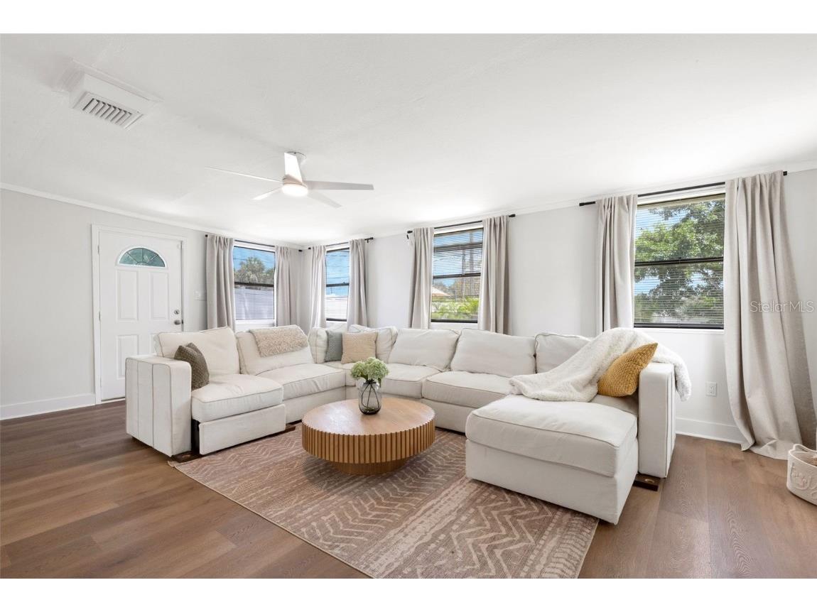 381 Kingfish Drive SE Saint Petersburg FL 33705 TB8414298 image15