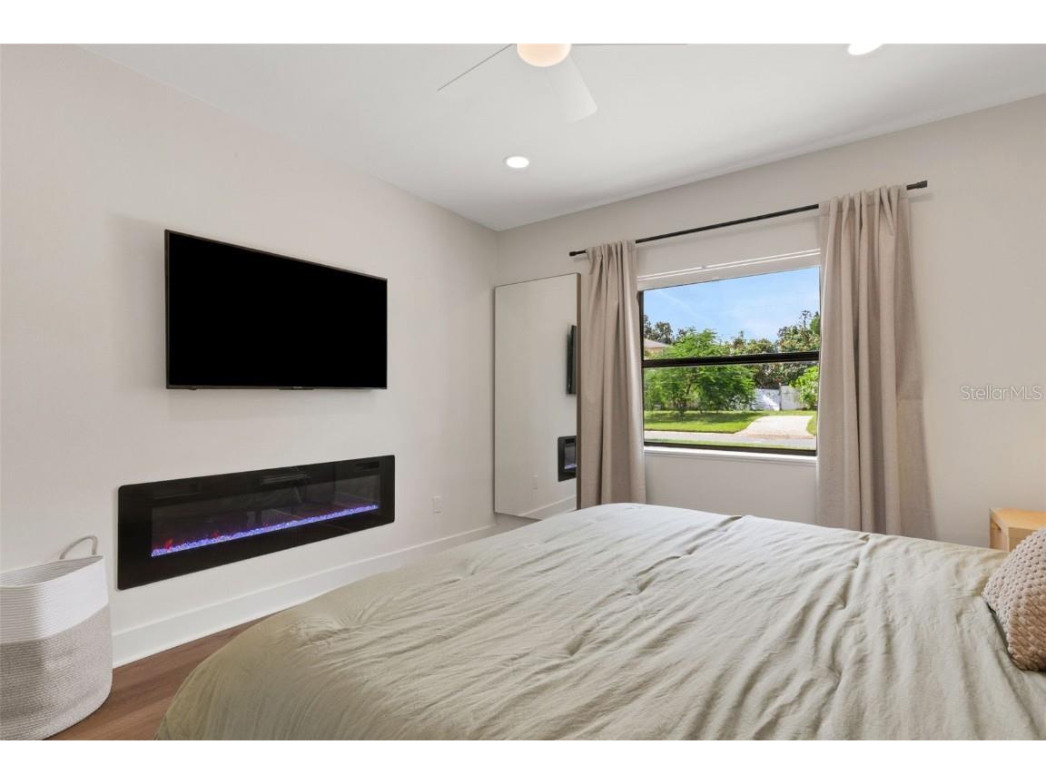 381 Kingfish Drive SE Saint Petersburg FL 33705 TB8414298 image19