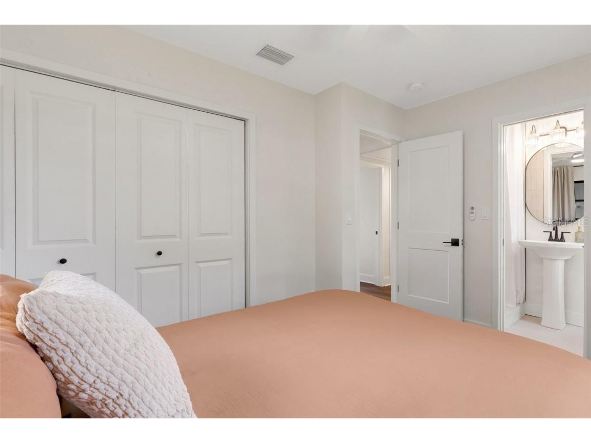 381 Kingfish Drive SE Saint Petersburg FL 33705 TB8414298 image26