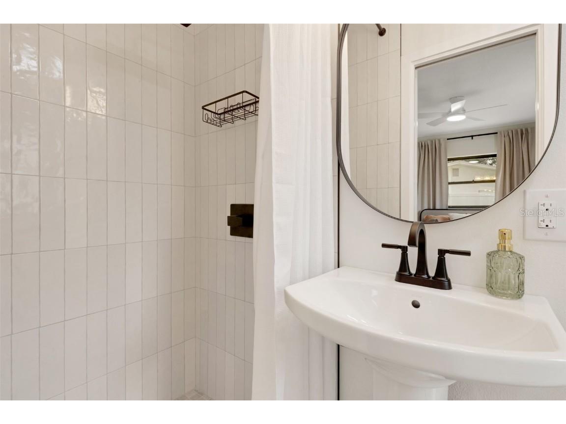 381 Kingfish Drive SE Saint Petersburg FL 33705 TB8414298 image27