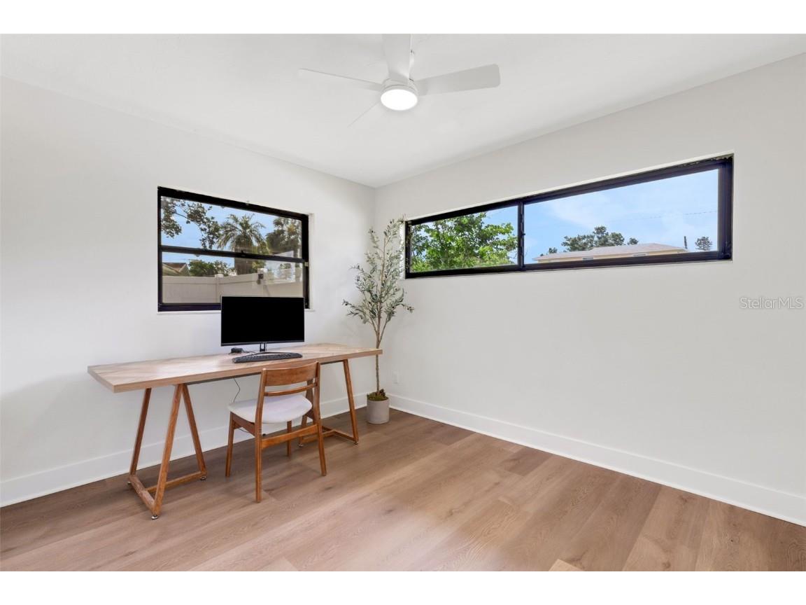 381 Kingfish Drive SE Saint Petersburg FL 33705 TB8414298 image28