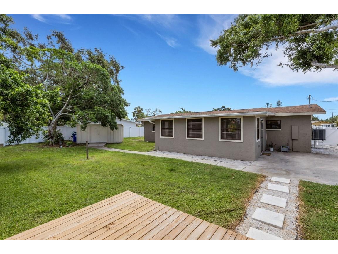 381 Kingfish Drive SE Saint Petersburg FL 33705 TB8414298 image32