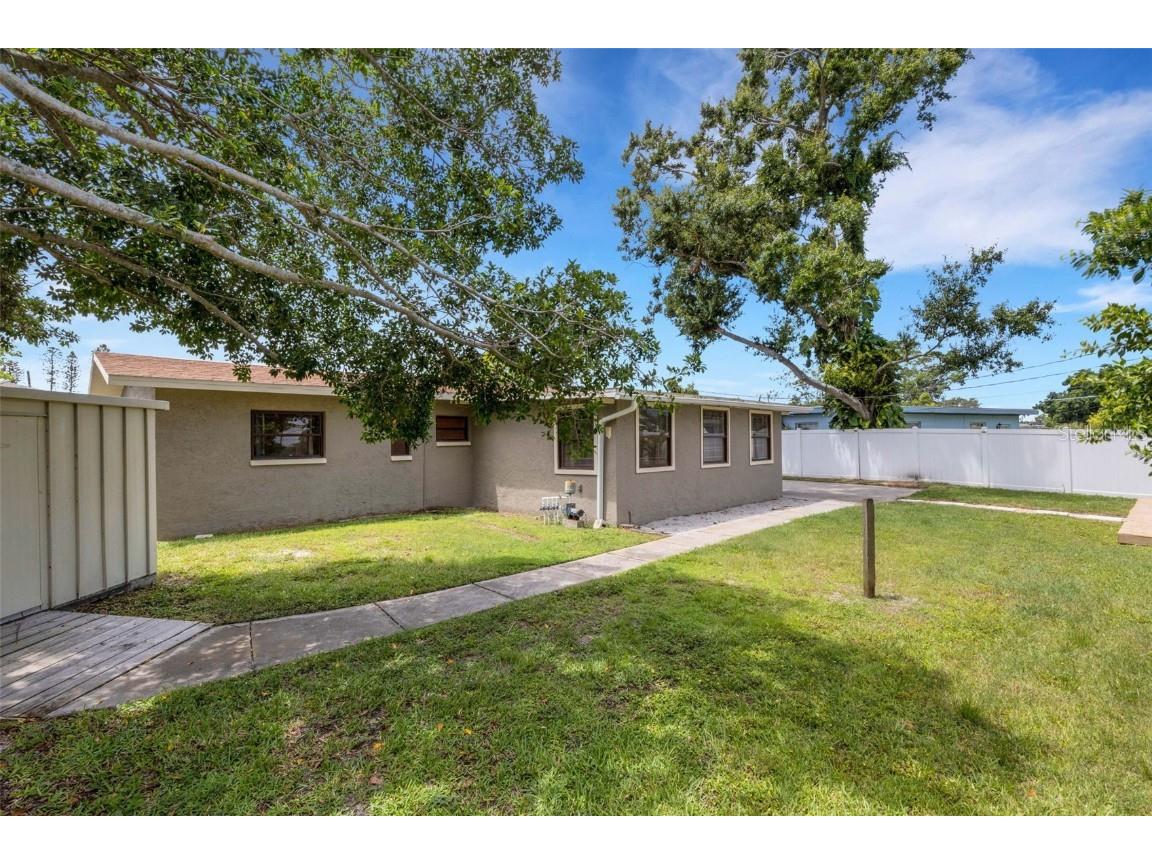 381 Kingfish Drive SE Saint Petersburg FL 33705 TB8414298 image34