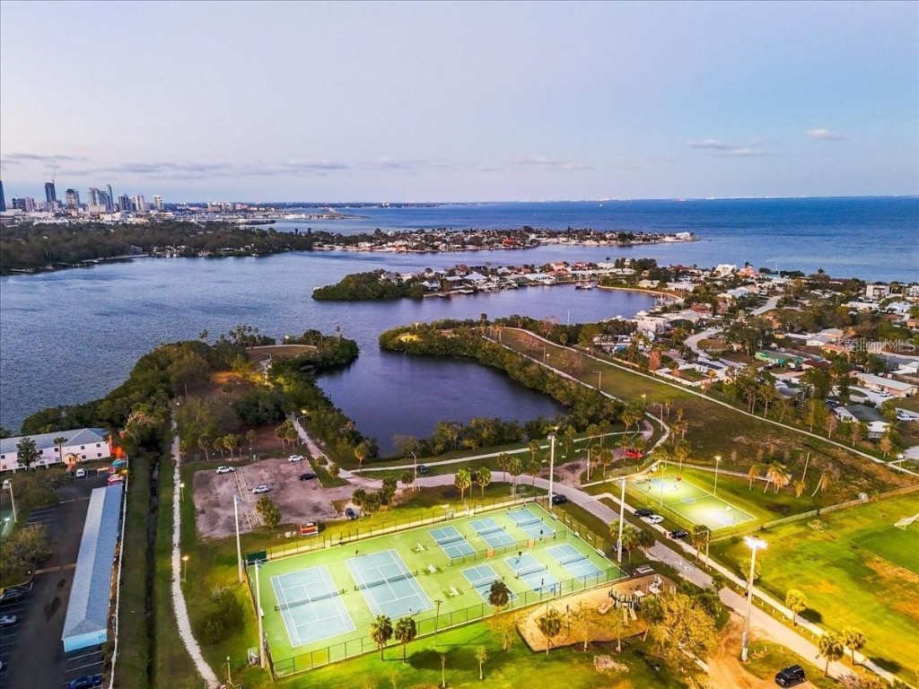 381 Kingfish Drive SE Saint Petersburg FL 33705 TB8414298 image44