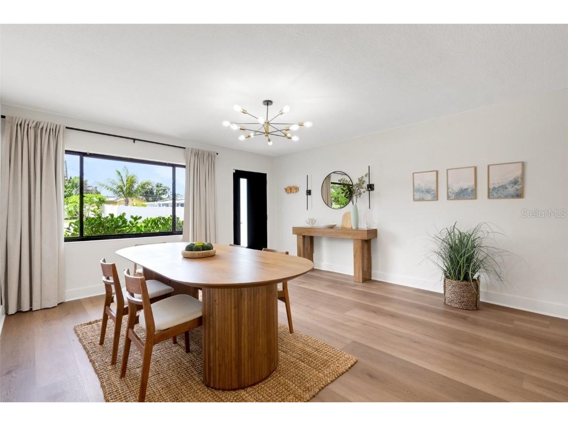 381 Kingfish Drive SE Saint Petersburg FL 33705 TB8414298 image5