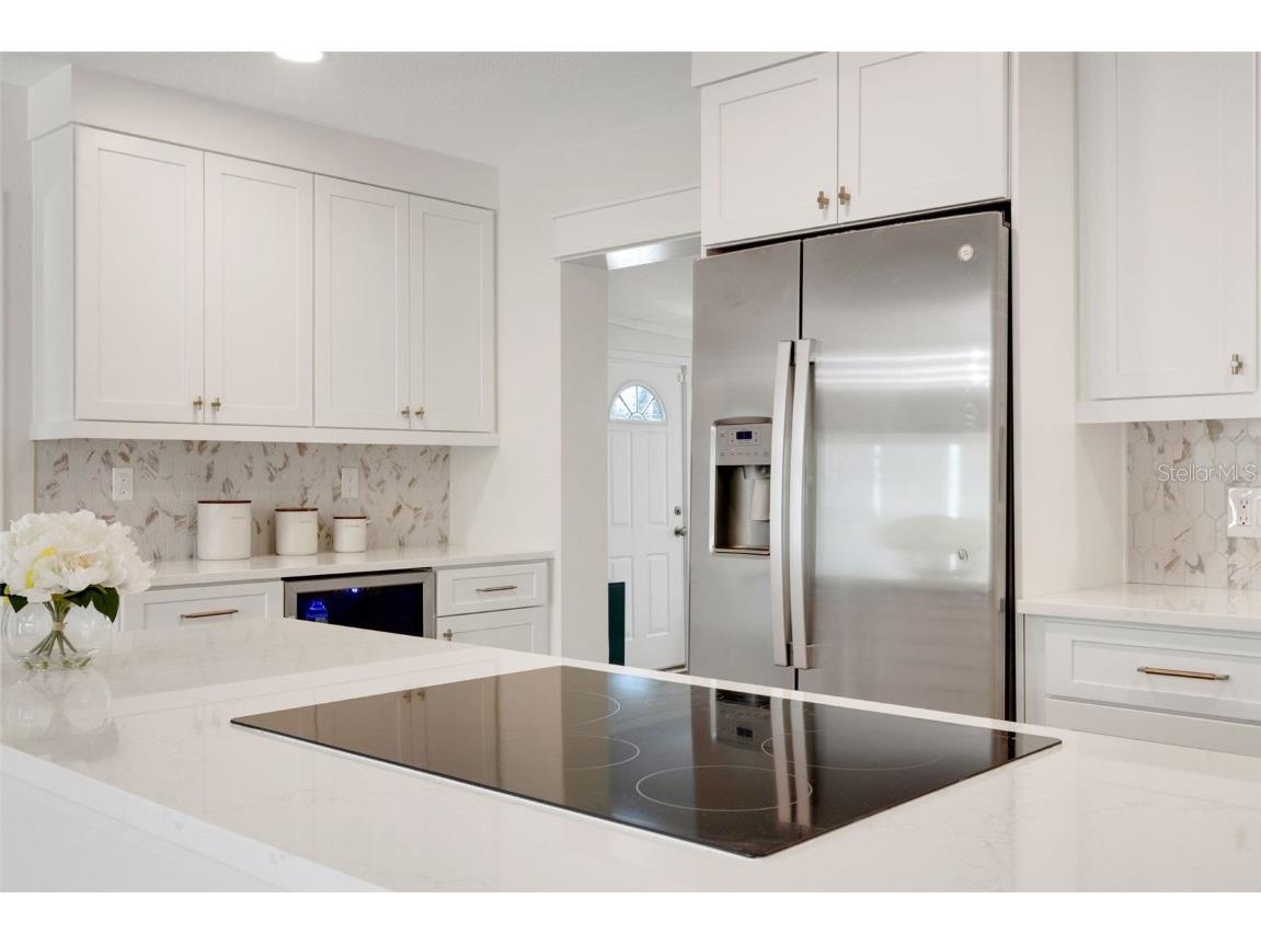 381 Kingfish Drive SE Saint Petersburg FL 33705 TB8414298 image8