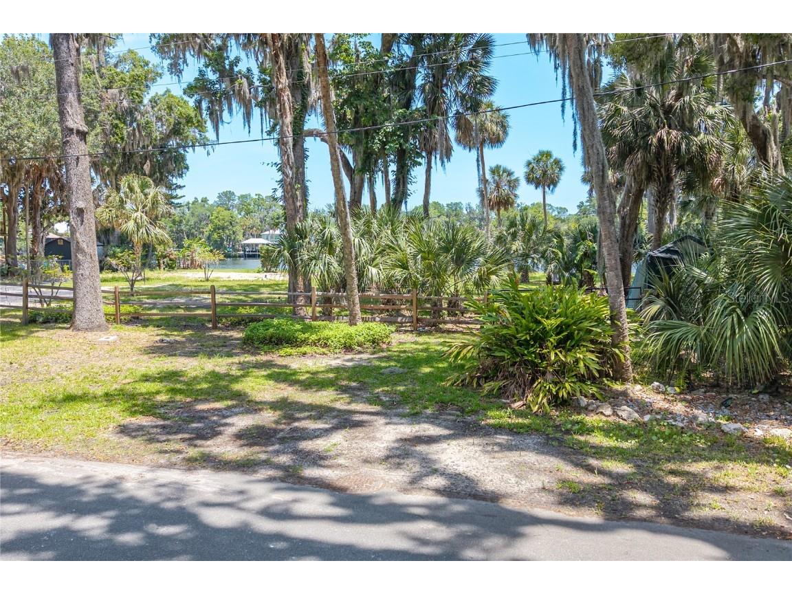 381 NW Magnolia Circle Crystal River FL 34428 - CRYSTAL RIVER OM701789 image3