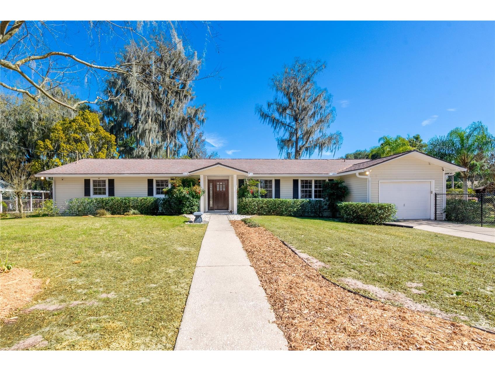 381 SE 5th Avenue Melrose FL 32666 - LAKE SANTA FE GC535446 image1