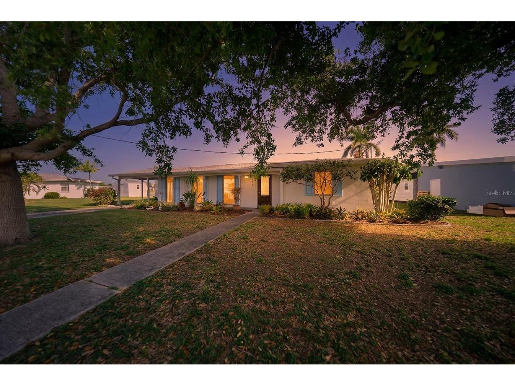 381 Weber Terrace Port Charlotte FL 33952 D6146853 image1