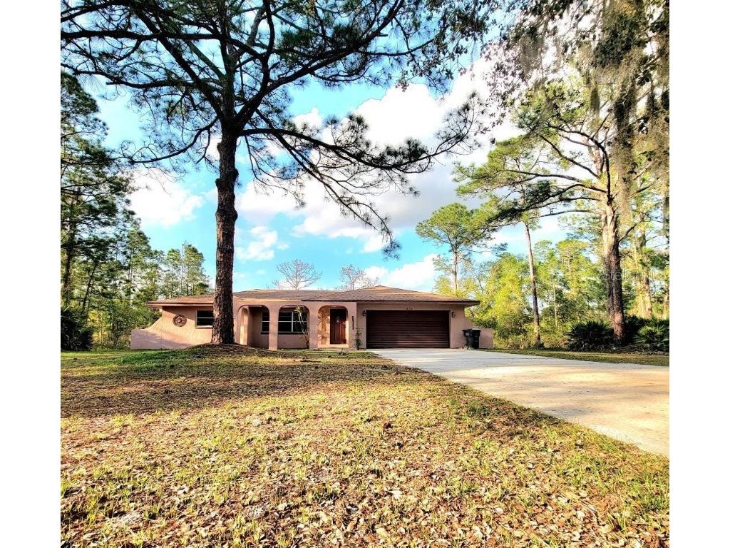 3810 Alba Dr Indian Lake Estates FL 33855 - LAKE WALK-IN-WATER L4928733 image1