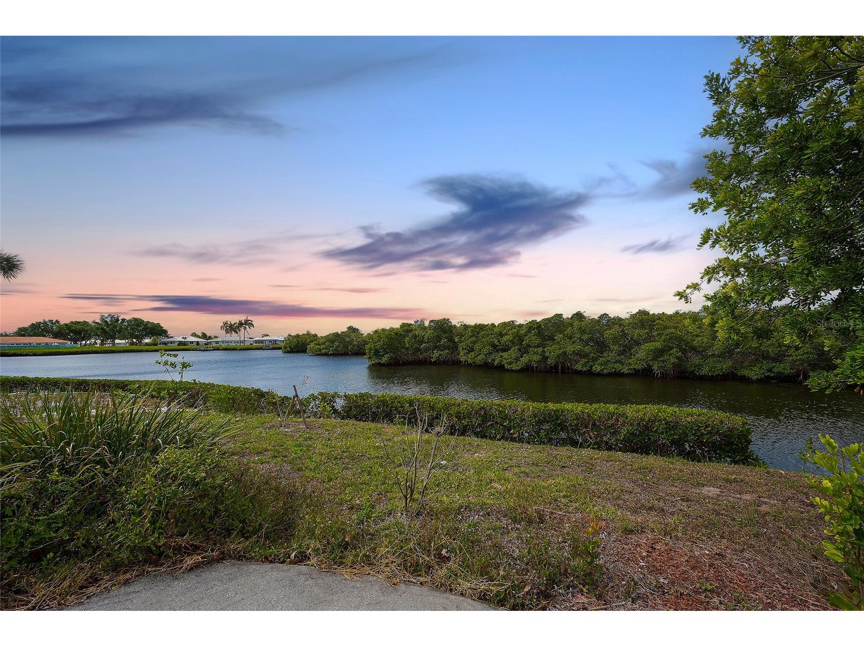3810 Joyce Drive Bradenton FL 34208 - BRADEN RIVER A4693455 image1
