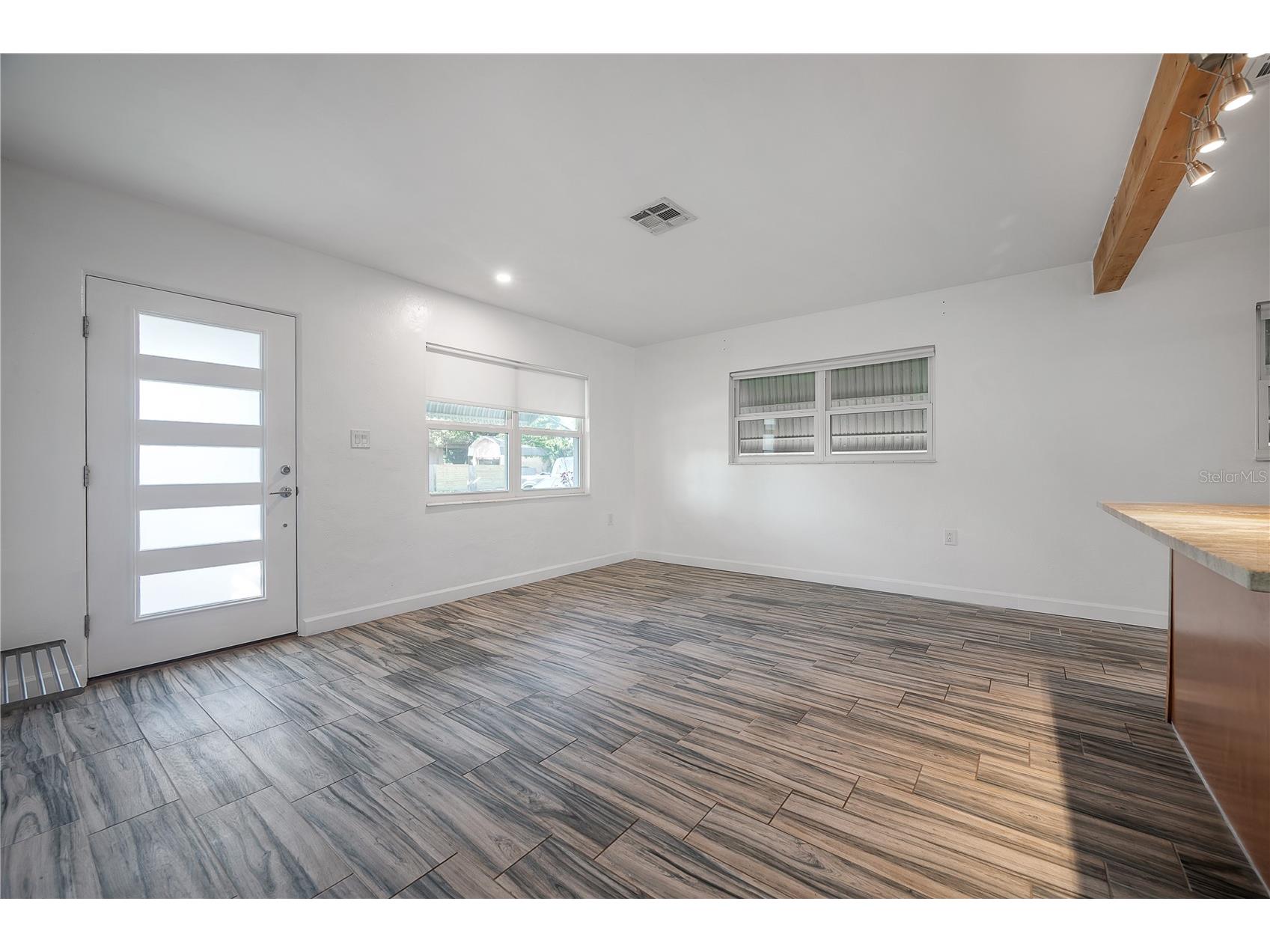 3811 44th Avenue N Saint Petersburg FL 33714 TB8494299 image6