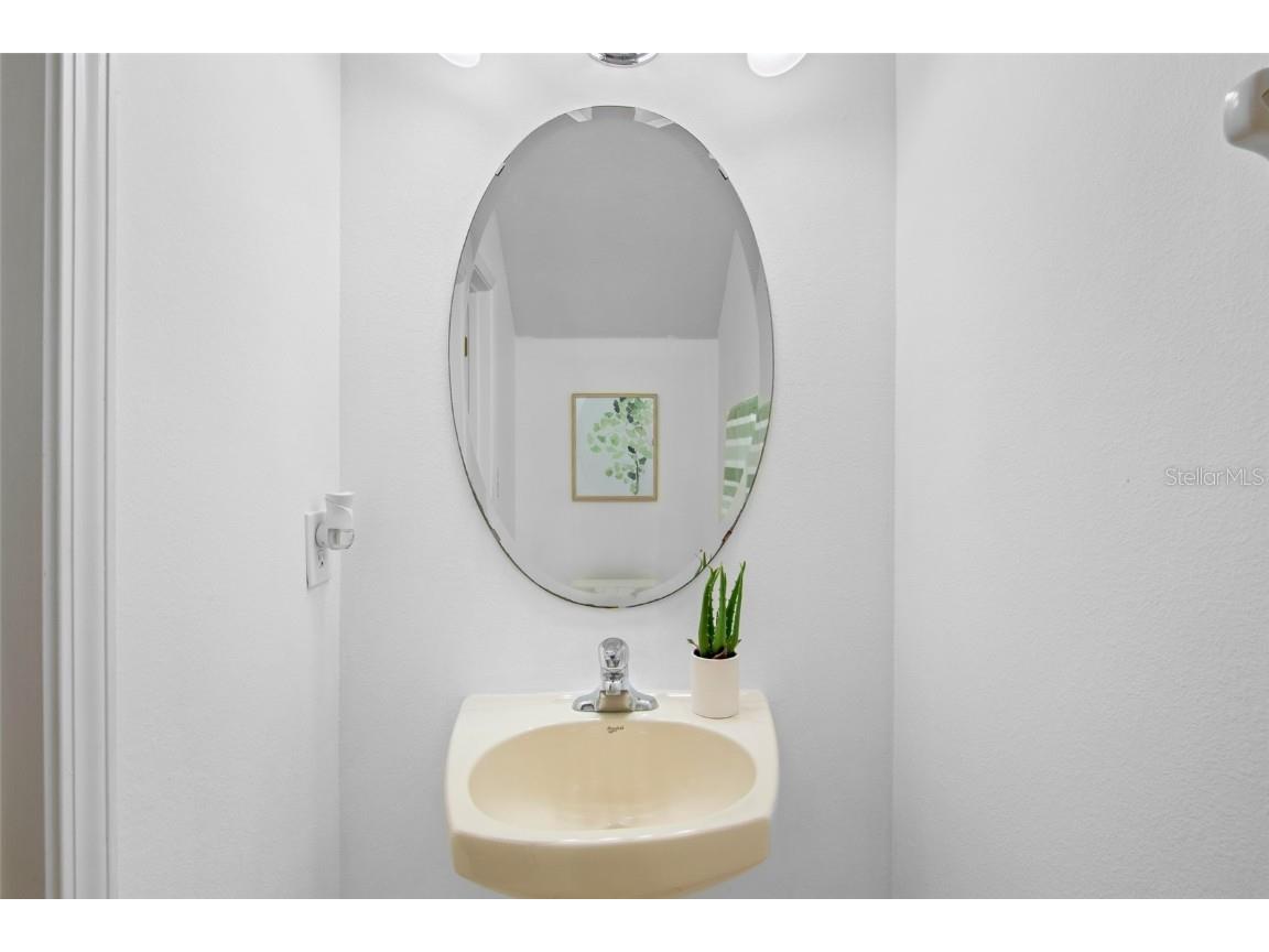 3811 Parkridge Circle #2-104 Sarasota FL 34243 A4660878 image15