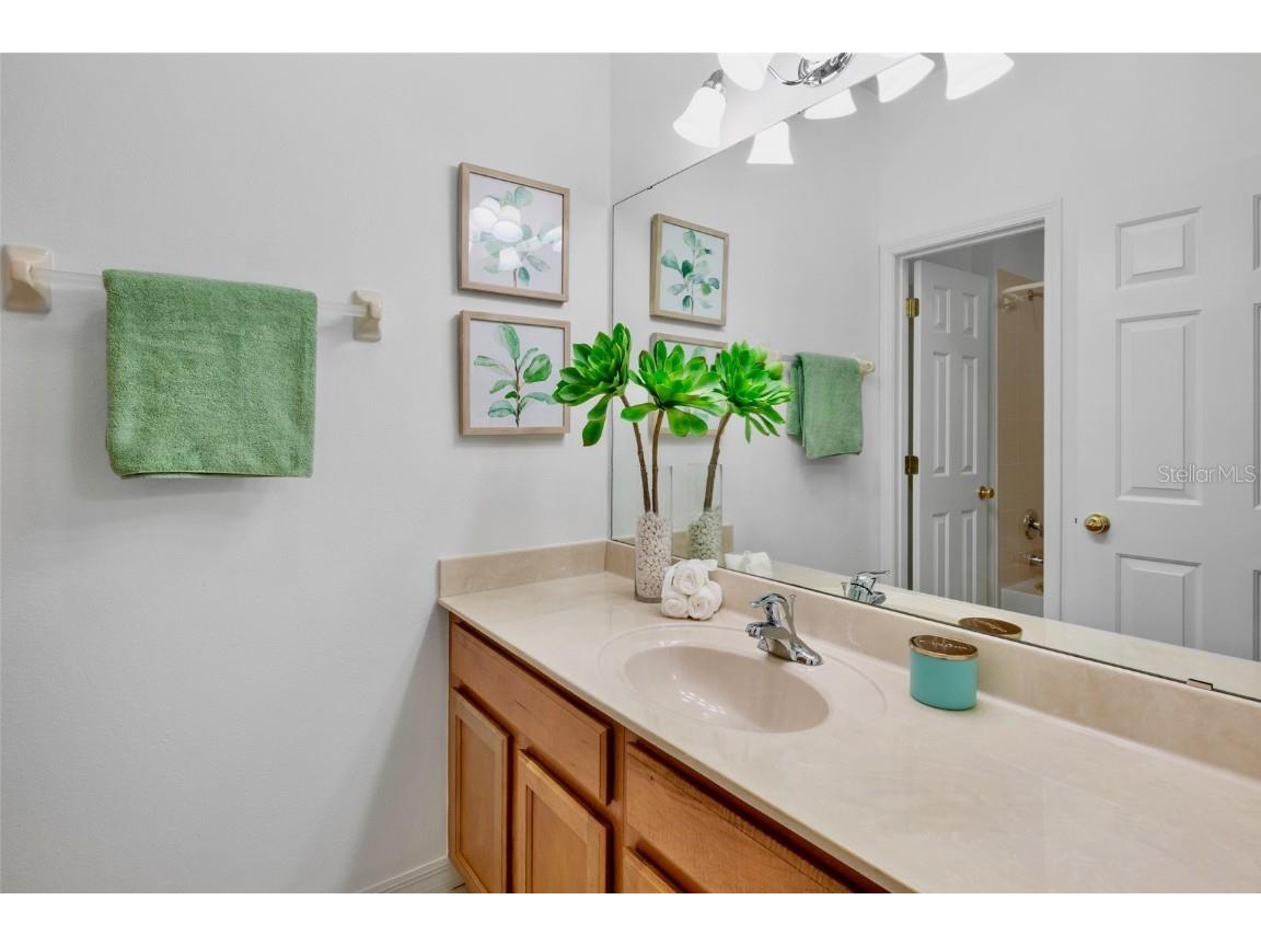 3811 Parkridge Circle #2-104 Sarasota FL 34243 A4660878 image27