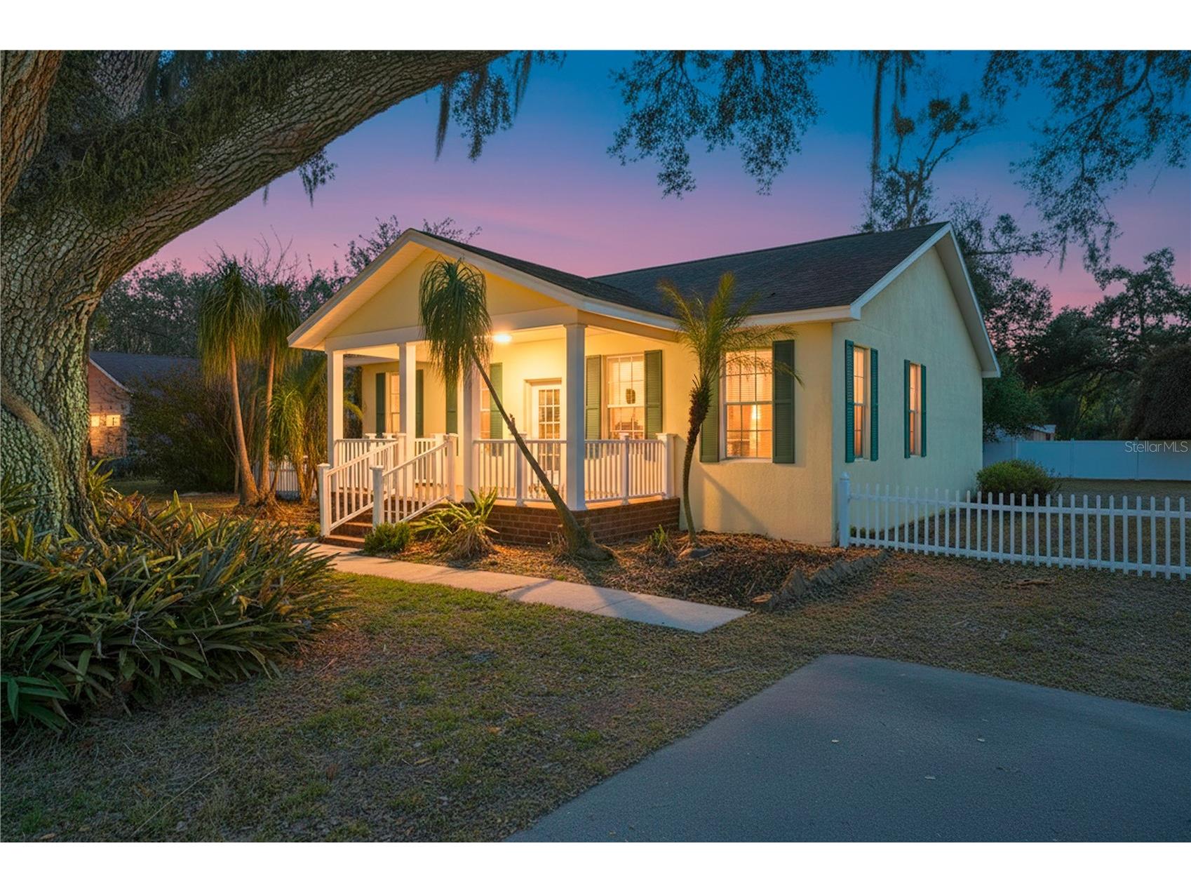 38116 Archer Avenue Zephyrhills FL 33541 W7882183 image1