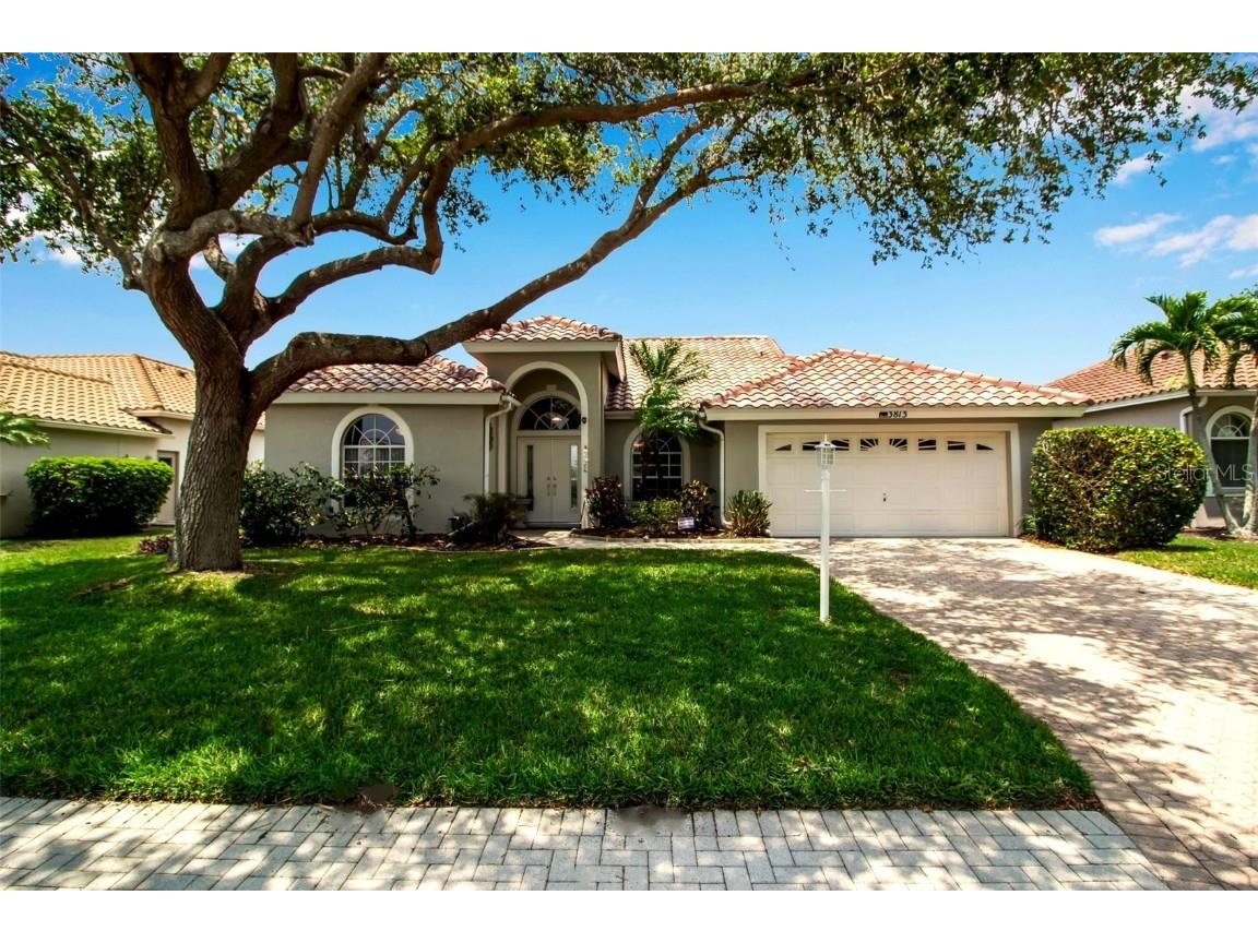 3813 72nd Terrace E Sarasota FL 34243 A4610302 image1