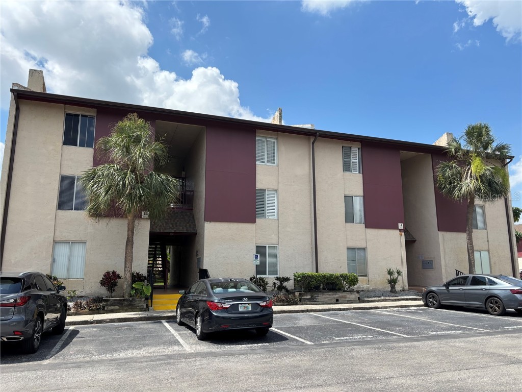 3814 N Lake Drive #65 Tampa FL 33614 TB8389288 image1