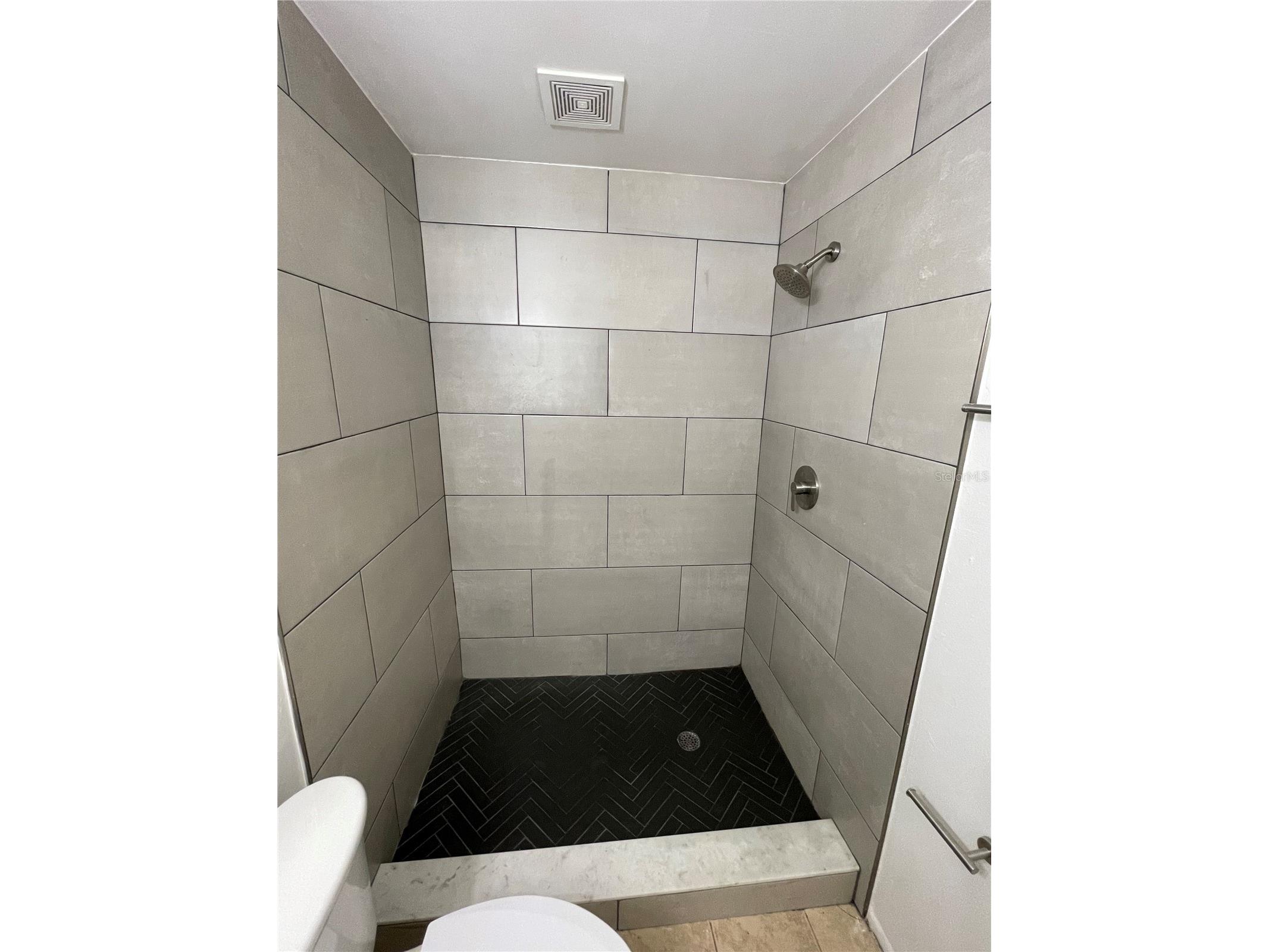 3814 Valley Tree Drive Tampa FL 33610 TB8436806 image16